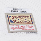 Cleveland Cavaliers LeBron James 2015-16 Mitchell & Ness Swingman jersey - White