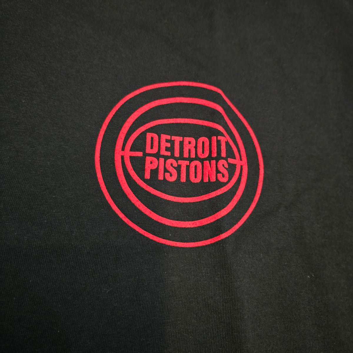 Detroit Pistons Old English Mitchell & Ness T-Shirt